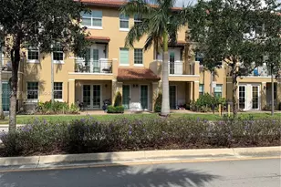 1044 SW 147th Ave, Pembroke Pines, FL 33027 - Photo 2