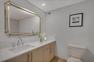 5401 Collins Ave, Miami Beach, FL 33140 - Photo 8