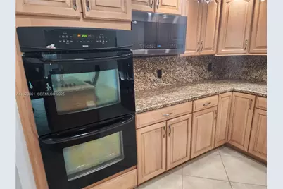 6855 W 2nd Ln, Hialeah, FL 33014 - Photo 14