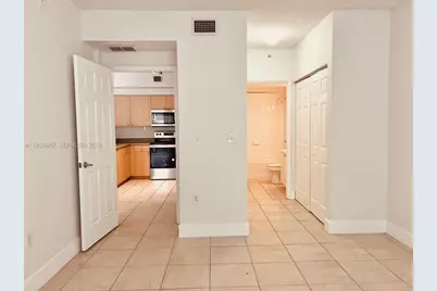 8000 N Nob Hill Rd #204, Tamarac, FL 33321 - Photo 10