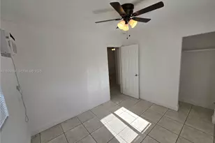 535 NW 7th St, Miami, FL 33136 - Photo 14