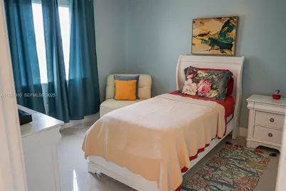 19907 NW 67th Ct, Hialeah, FL 33015 - Photo 34