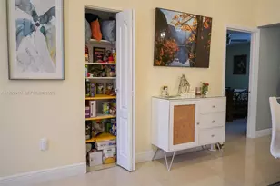 19907 NW 67th Ct, Hialeah, FL 33015 - Photo 12