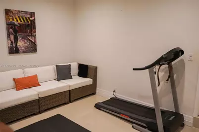 19907 NW 67th Ct, Hialeah, FL 33015 - Photo 44