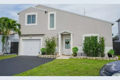 19907 NW 67th Ct, Hialeah, FL 33015 - Photo 1