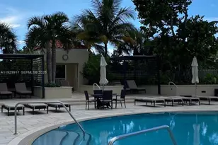 400 South Pointe Dr, Miami Beach, FL 33139 - Photo 26