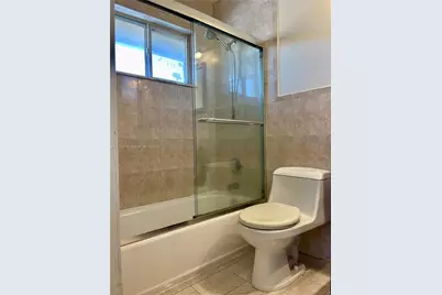 562 NW 82nd Pl #309, Miami, FL 33126 - Photo 26