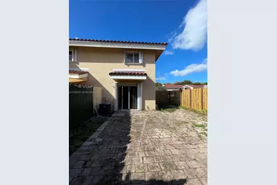 562 NW 82nd Pl #309, Miami, FL 33126 - Photo 18