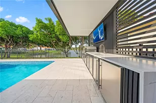 8451 Dundee Terrace, Miami Lakes, FL 33016 - Photo 40