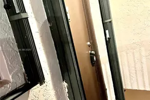 851 NE 207th Ln, Miami, FL 33179 - Photo 18