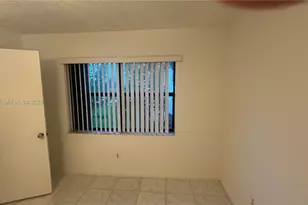 851 NE 207th Ln, Miami, FL 33179 - Photo 10