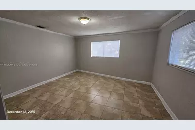 1040 N 70th Ave, Hollywood, FL 33024 - Photo 14