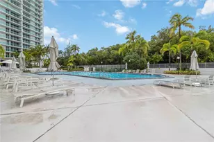 100 Bayview Dr, Sunny Isles Beach, FL 33160 - Photo 26