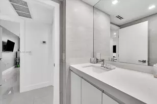 9801 Collins Ave, Bal Harbour, FL 33154 - Photo 38