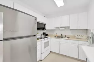 130 Brighton, Boca Raton, FL 33434 - Photo 6