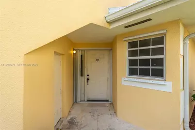 2221 SE 27th Dr #106-B, Homestead, FL 33035 - Photo 2