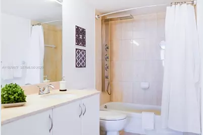 1750 N Bayshore Dr #4814, Miami, FL 33132 - Photo 22