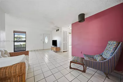 10730 SW 51st Dr, Miami, FL 33165 - Photo 4
