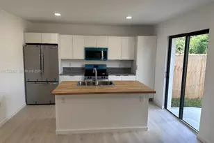 574 NW 7th St, Florida City, FL 33034 - Photo 2