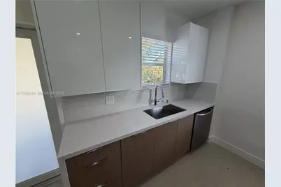 1045 SW 8th Ave #1045, Miami, FL 33130 - Photo 4