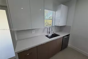 1045 SW 8th Ave, Miami, FL 33130 - Photo 4