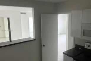 5555 Collins Ave, Miami Beach, FL 33140 - Photo 32