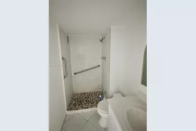 5555 Collins Ave #8Z, Miami Beach, FL 33140 - Photo 16
