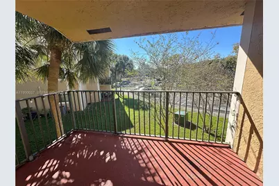 301 Palm Way #206, Pembroke Pines, FL 33025 - Photo 2