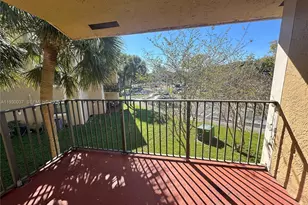 301 Palm Way, Pembroke Pines, FL 33025 - Photo 2