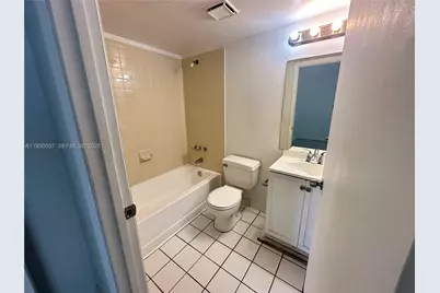 301 Palm Way #206, Pembroke Pines, FL 33025 - Photo 16