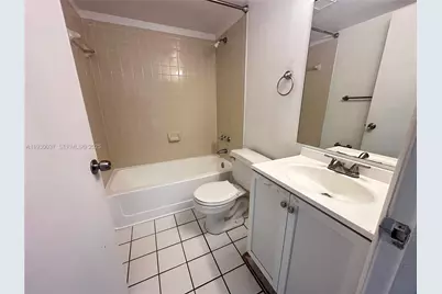 301 Palm Way #206, Pembroke Pines, FL 33025 - Photo 8