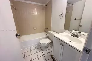 301 Palm Way, Pembroke Pines, FL 33025 - Photo 8