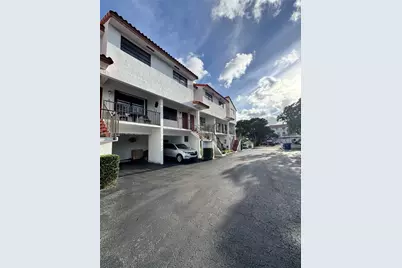 421 Swallow Dr #10, Miami Springs, FL 33166 - Photo 2