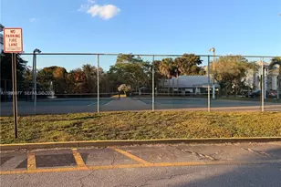 731 N Pine Island Rd, Plantation, FL 33324 - Photo 20