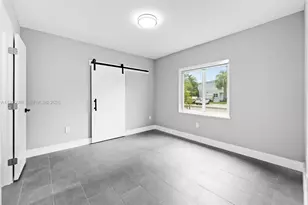 2361 NW 15th St, Miami, FL 33125 - Photo 10