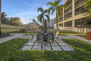 10 SW South River Dr, Miami, FL 33130 - Photo 36