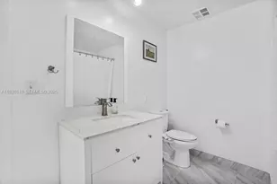 10 SW South River Dr, Miami, FL 33130 - Photo 18
