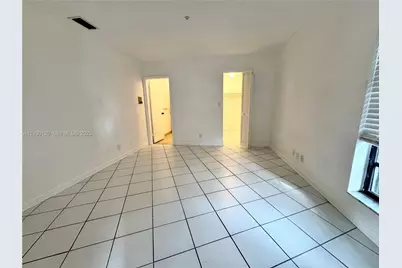 2001 S Saint Andrews Rd #121, Hollywood, FL 33021 - Photo 28