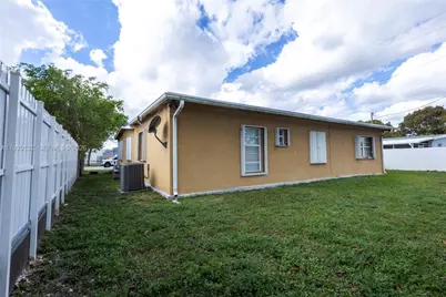 4151 SW 112th Ct, Miami, FL 33165 - Photo 4