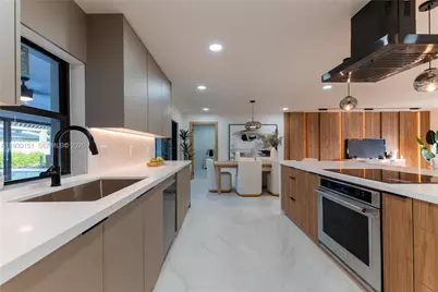 2415 NE 35th Dr, Fort Lauderdale, FL 33308 - Photo 2