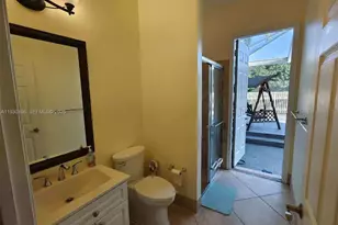 1035 Waterside Cir, Weston, FL 33327 - Photo 22