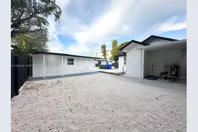 248 SW 18th Ct, Miami, FL 33135 - Photo 12