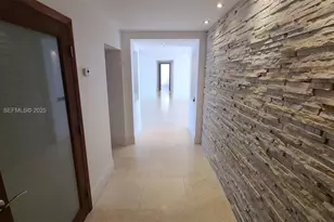 1000 Venetian Way, Miami Beach, FL 33139 - Photo 4