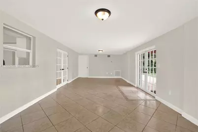 9312 SW 182nd St, Palmetto Bay, FL 33157 - Photo 20
