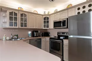 3725 S Ocean Dr, Hollywood, FL 33019 - Photo 14