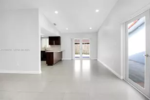 1022 SW 138th Pl, Miami, FL 33184 - Photo 10