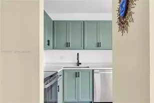 7 Colonial Club Dr, Boynton Beach, FL 33435 - Photo 6