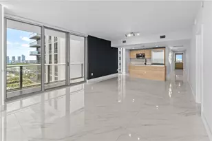 16385 Biscayne Blvd, North Miami Beach, FL 33160 - Photo 14