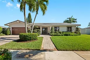 410 Sailboat Cir, Weston, FL 33326 - Photo 2