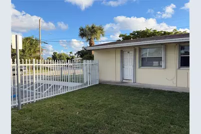 609 NW 7th Ave #12, Hallandale Beach, FL 33009 - Photo 1